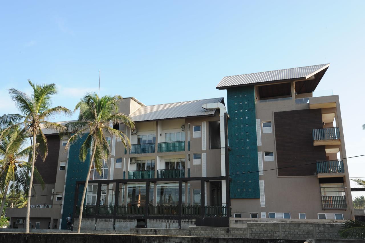 Saprin Beach Resort Uswetakeiyawa Exteriér fotografie