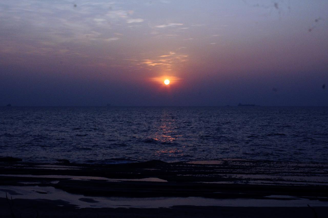 Saprin Beach Resort Uswetakeiyawa Exteriér fotografie