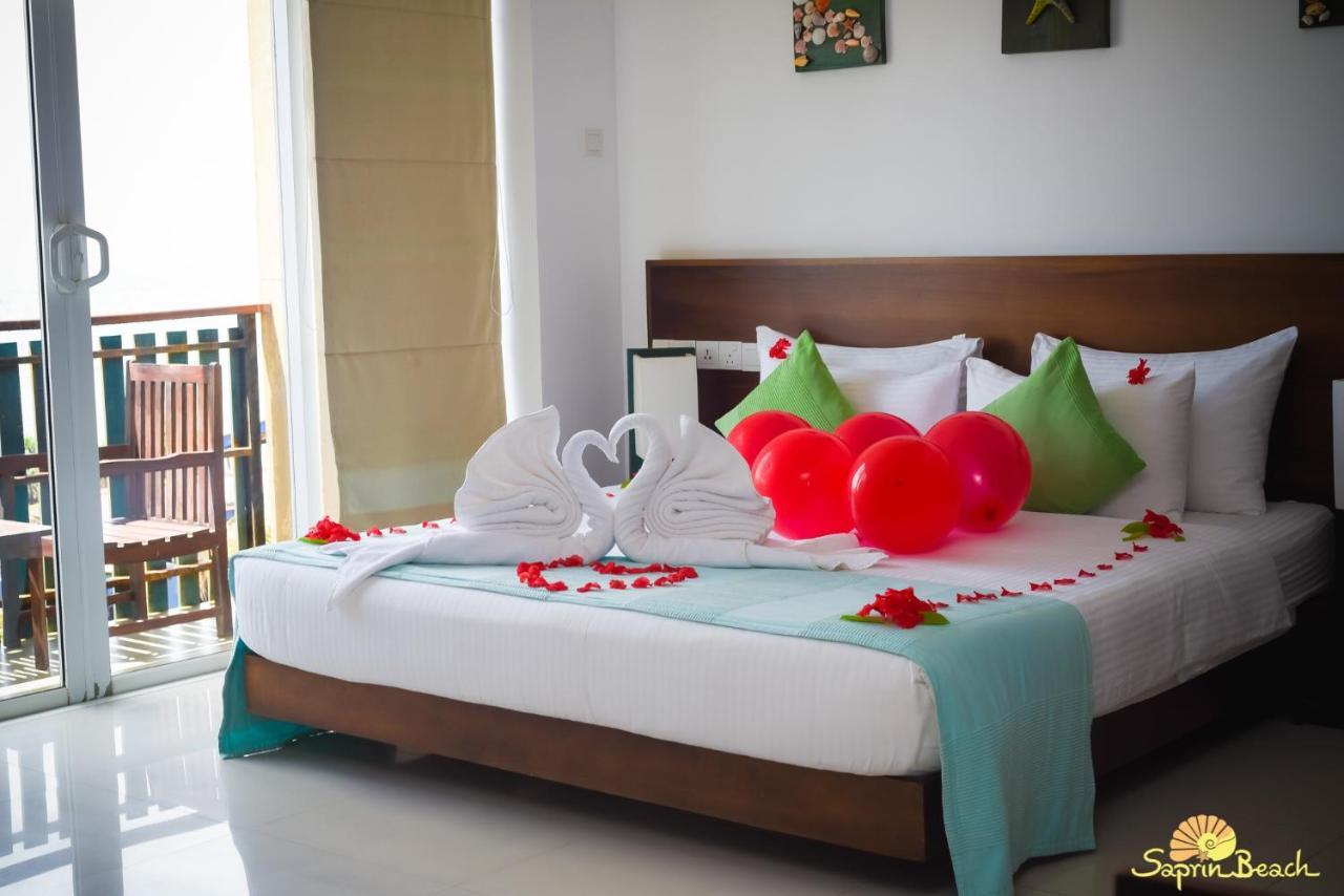 Saprin Beach Resort Uswetakeiyawa Exteriér fotografie